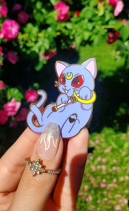 Moon Cat : Lunna Hard Enamel Pin